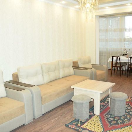 Massiv Apt Erevan Esterno foto