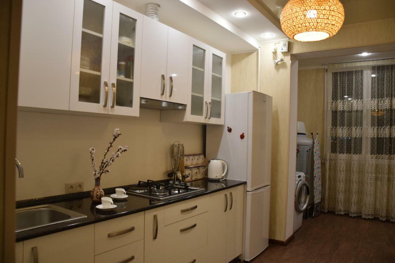 Massiv Apt Erevan Esterno foto